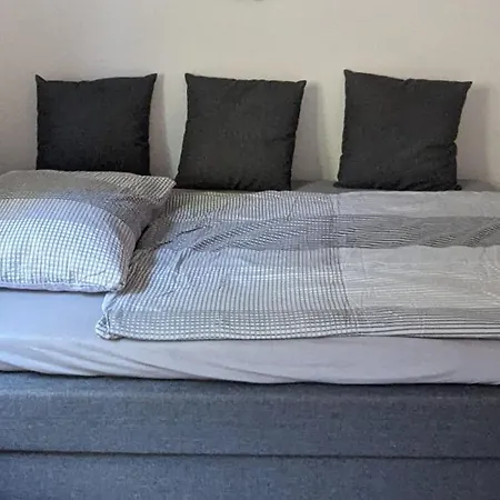 Souterrainwohnung *